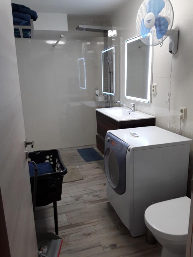マルベーリャFront Port Line Sleeps 6アパートメント エクステリア 写真