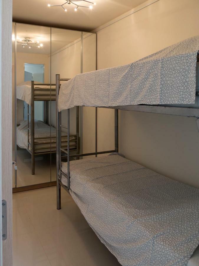 マルベーリャFront Port Line Sleeps 6アパートメント エクステリア 写真